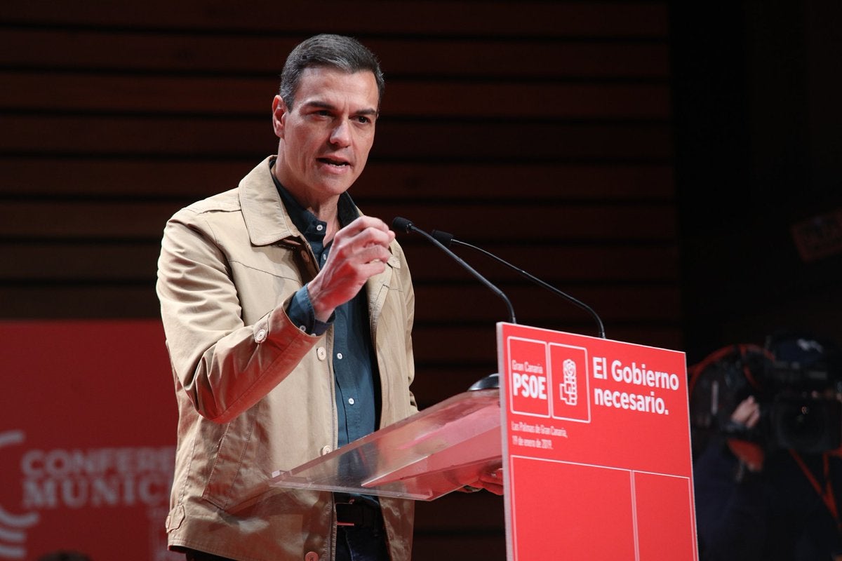 Sánchez acusa al PP de volver "a su peor pasado" junto a la ultraderecha Sánchez acusa al PP de volver "a su peor pasado" junto a la ultraderecha