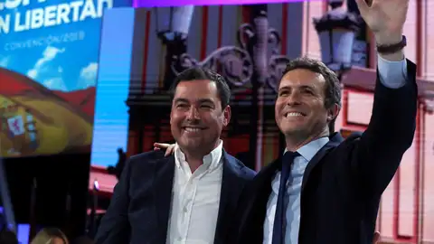Juanma Moreno junto a Pablo Casado en la clausura de la Convención Nacional del PP Juanma Moreno junto a Pablo Casado en la clausura de la Convención Nacional del PP