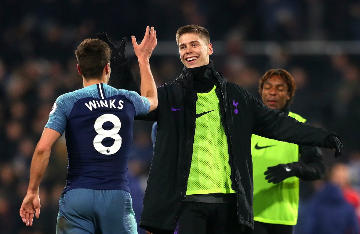 Harry Winks da al Tottenham la victoria contra el Fulham en el último minuto del descuento Harry Winks da al Tottenham la victoria contra el Fulham en el último minuto del descuento