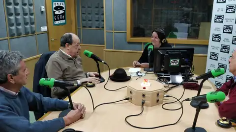 Cádiz en la Onda 21/1/2019 - Tiempo de Tertulia Hoy como cada lunes tenemos tiempo de tertulia. Hoy con Jaime Rocha, Enrique Huguet, Juan Sales y Paco Moya. Modera Carmen Paúl.