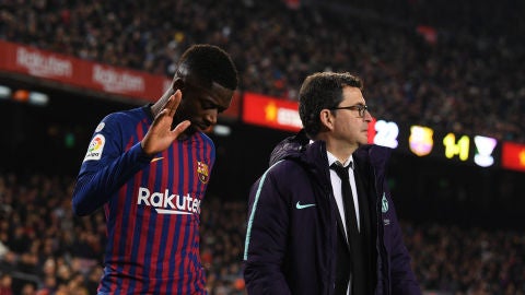 Dembel&eacute; se retira lesionado