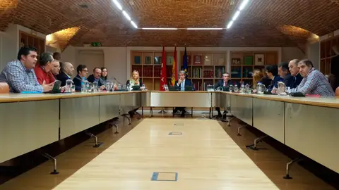Reunión del presidente Ángel Garrido con el sector del taxi en el la sede del Gobierno Regional Reunión del presidente Ángel Garrido con el sector del taxi en el la sede del Gobierno Regional