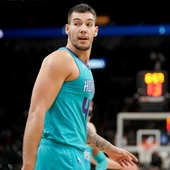 Willy Hernangómez, durante un partido de los Hornets Willy Hernangómez, durante un partido de los Hornets