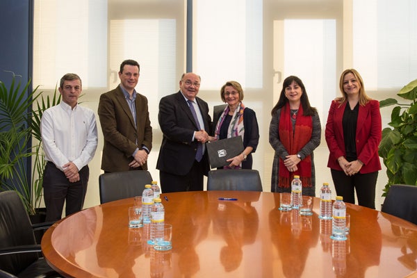 La UJI y la Fundación Caja Castelló promoverán la transferencia de conocimiento mediante proyectos culturales y educativos La UJI y la Fundación Caja Castelló promoverán la transferencia de conocimiento mediante proyectos culturales y educativos