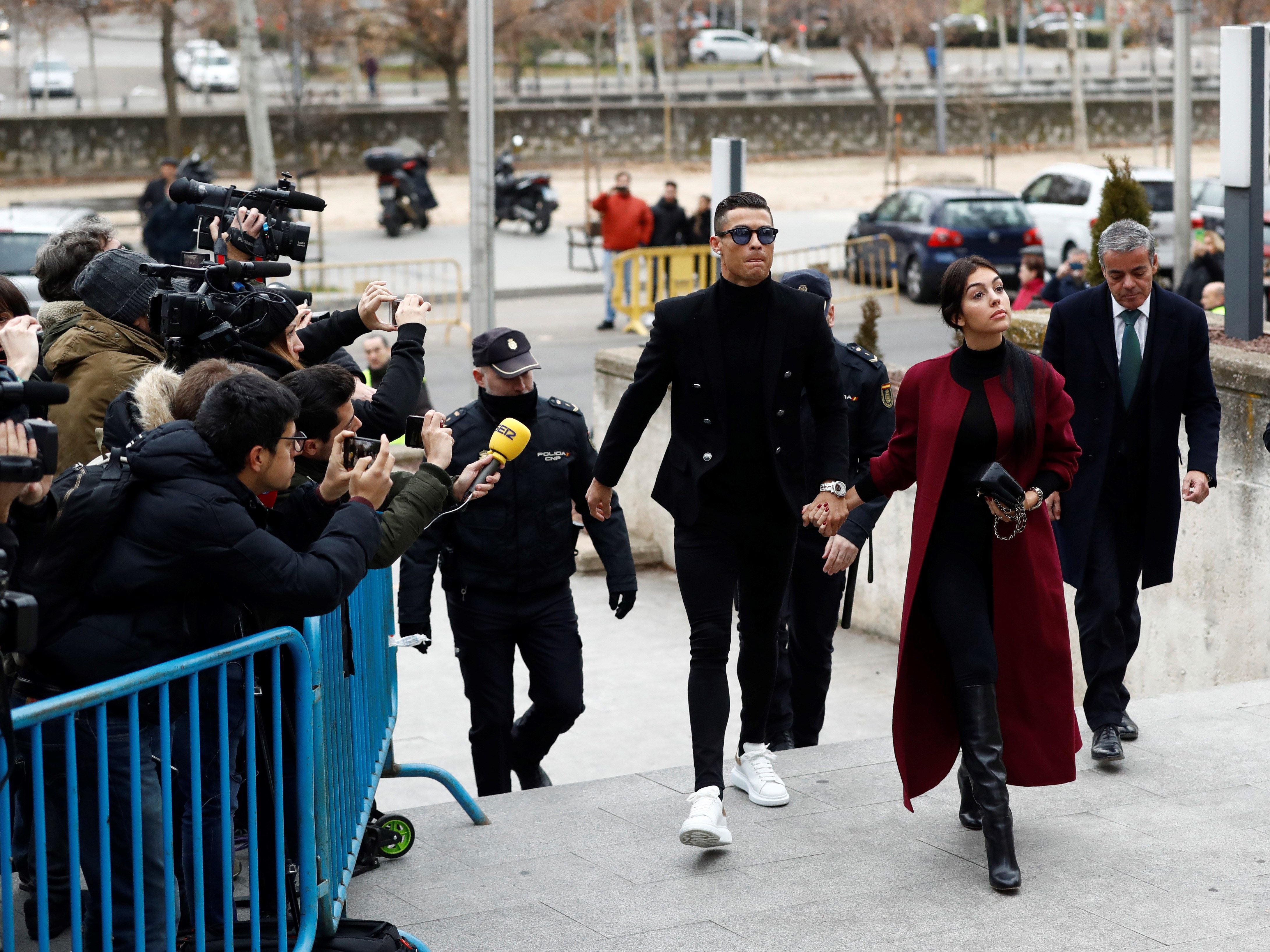 Cristiano Ronaldo, condenado a 23 meses de cárcel y 19 millones de multa por fraude Cristiano Ronaldo, condenado a 23 meses de cárcel y 19 millones de multa por fraude