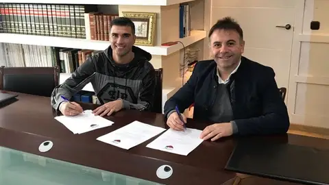 José Antonio Reyes ficha por el Extremadura. José Antonio Reyes ficha por el Extremadura.
