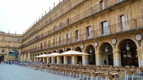Plaza Mayor de Salamanca Visitar Salamanca, ¿qué lugares son los imprescindibles?
