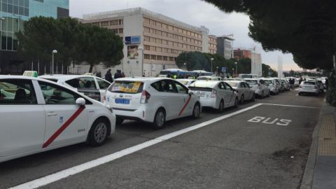 Taxis concentrados en IFEMA, en v&iacute;speras de Fitur