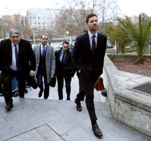 Xabi Alonso, a su llegada a la Audiencia Provincial de Madrid Xabi Alonso, a su llegada a la Audiencia Provincial de Madrid