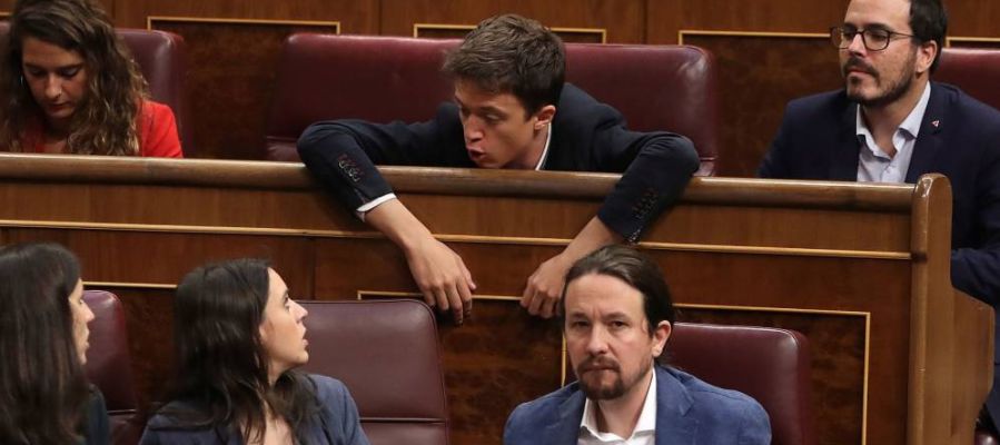 Errejón, en el Congreso, junto a Irene Montero, Alberto Garzón y Pablo Iglesias. Errejón, en el Congreso, junto a Irene Montero, Alberto Garzón y Pablo Iglesias.