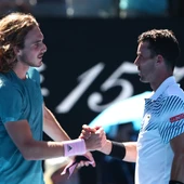 Tsitsipas y Bautista se dan la mano tras su partido Tsitsipas y Bautista se dan la mano tras su partido