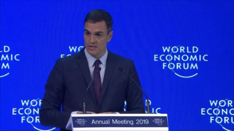 Pedro S&aacute;nchez defiende en Davos las pol&iacute;ticas de izquierda
