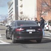 Continúan los enfrentamientos entre los taxistas y los conductores de VTC: pinchan la rueda de un coche VTC