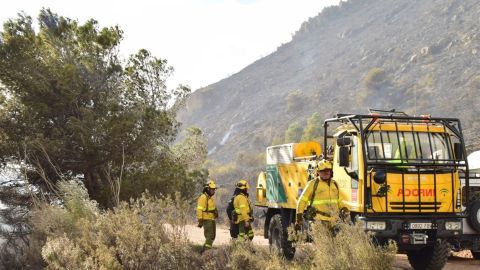 Permanece un reten de bomberos 