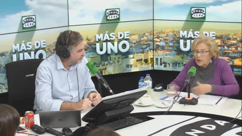 Manuela Carmena en Más de Uno: "Nos reunimos con los taxistas y les pedimos que por dios nos dejen hacer el Fitur" Manuela Carmena en Más de Uno: "Nos reunimos con los taxistas y les pedimos que por dios nos dejen hacer el Fitur"
