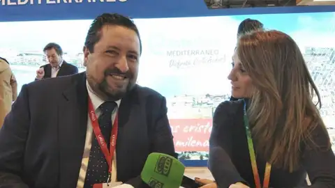 El presidente de la Diputación, Javier Moliner, en la entrevista a Onda Cero Castellón. FITUR