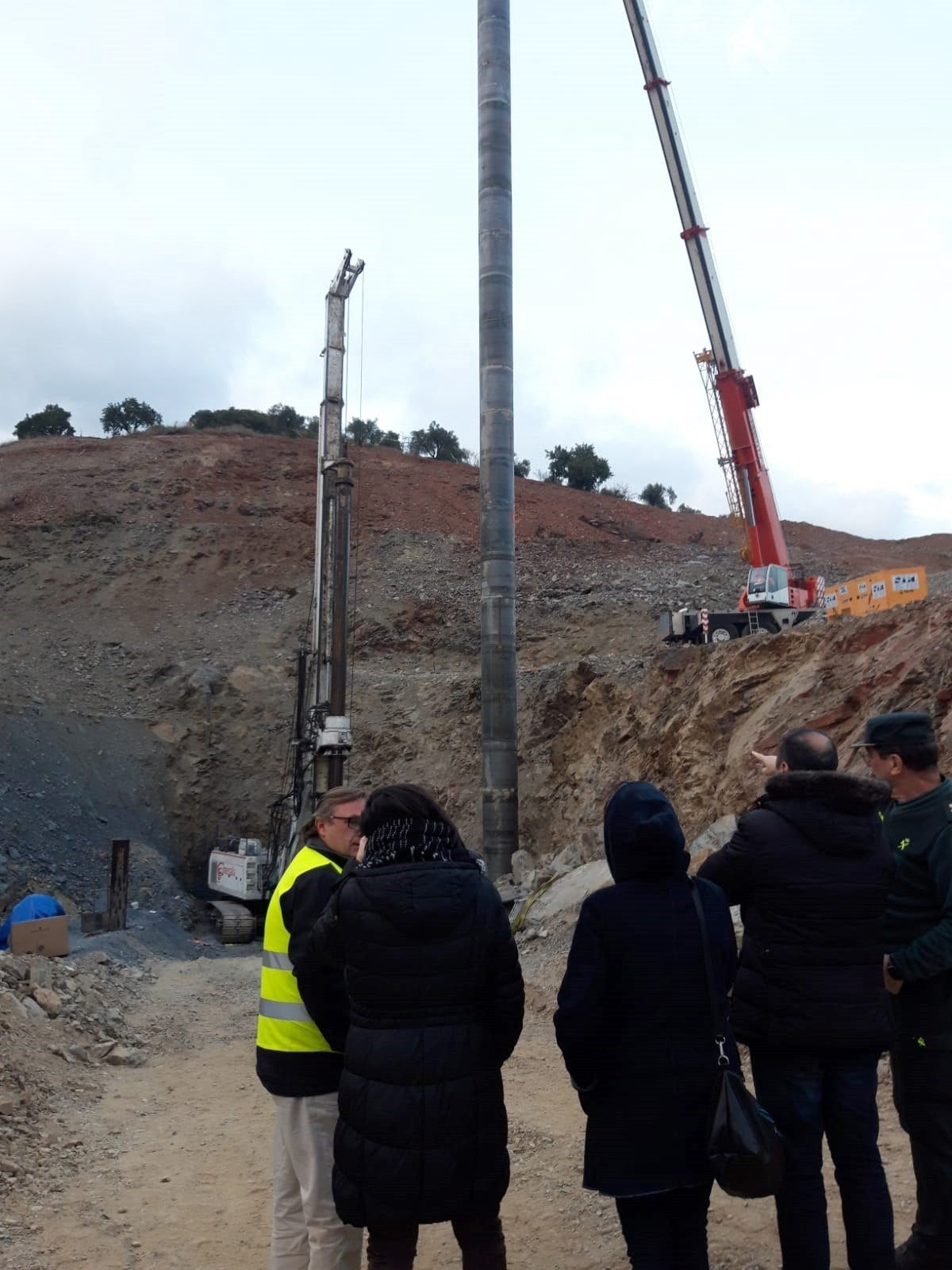 Un nuevo saliente dificulta el entubado del túnel para rescatar a Julen Un nuevo saliente dificulta el entubado del túnel para rescatar a Julen