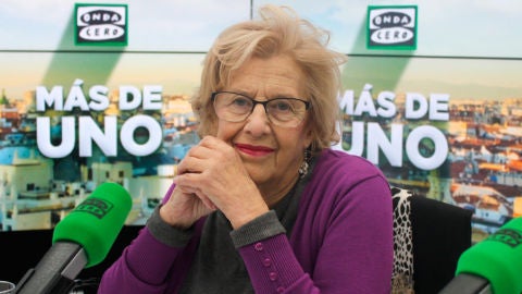 Manuela Carmena durante una entrevista en Onda Cero