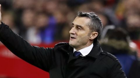 Ernesto Valverde, en la banda del S&aacute;nchez Pizju&aacute;n