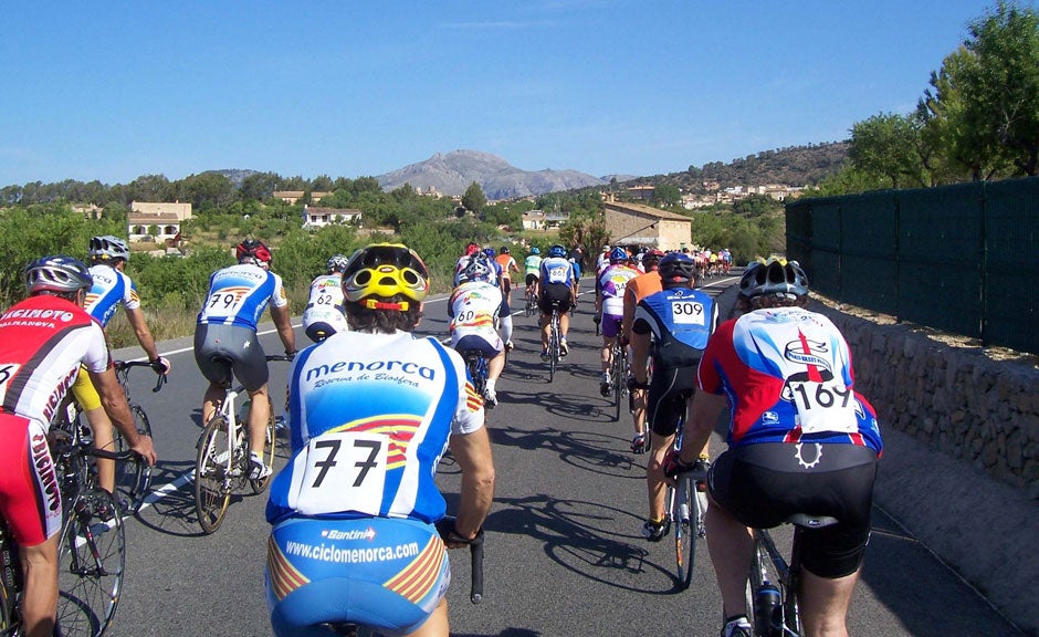 Dos ciclistas heridos graves al colisionar mientras circulaban en una carretera entre Campanet y sa Pobla Dos ciclistas heridos graves al colisionar mientras circulaban en una carretera entre Campanet y sa Pobla