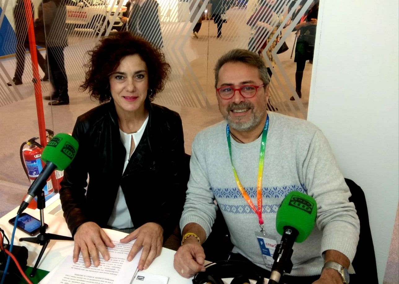La concejala nos explica la oferta turistica de la localidad de Los Montesinos y lo que ofrece a todos los visitantes que se acerquen a descubrir esta gran parte de nuestra comarca. La concejala nos explica la oferta turistica de la localidad de Los Montesinos y lo que ofrece a todos los visitantes que se acerquen a descubrir esta gran parte de nuestra comarca.