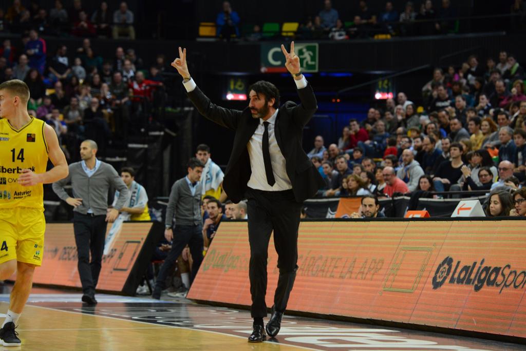 Álex Mumbrú: "Entrenar con estos protocolos es como una locura pero es lo que hay que hacer" Álex Mumbrú: "Entrenar con estos protocolos es como una locura pero es lo que hay que hacer"