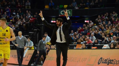 El entrenador &Aacute;lex Mumbru.