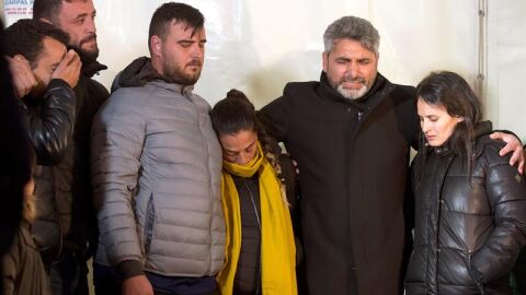 Los padres de Julen asisten a una vigilia por su hijo junto a 200 personas