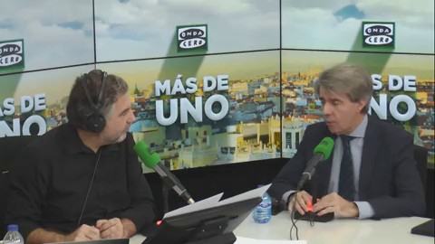 Ángel Garrido le recuerda a Carmena que podría haber creado una norma mucho más liberal Ángel Garrido le recuerda a Carmena que podría haber creado una norma mucho más liberal