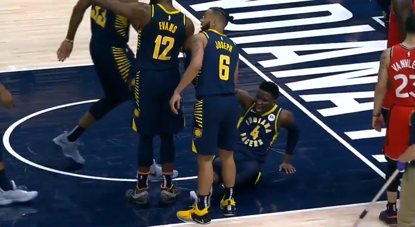 Escalofriante lesión de rodilla de Victor Oladipo, que puede perderse lo que queda de temporada Escalofriante lesión de rodilla de Victor Oladipo, que puede perderse lo que queda de temporada