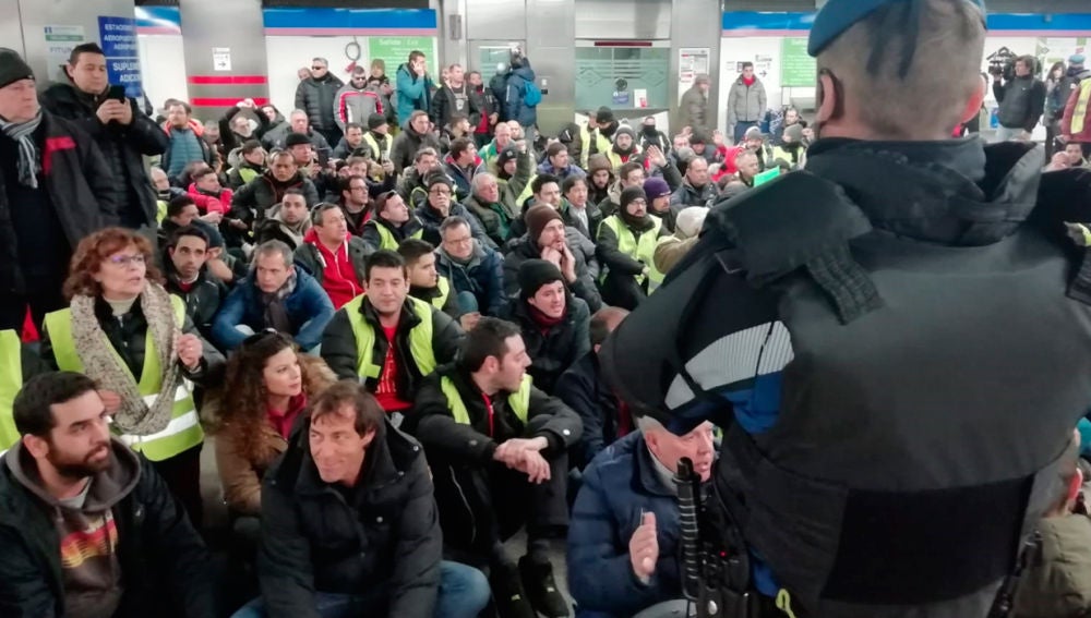 Taxistas en el Metro de Madrid.