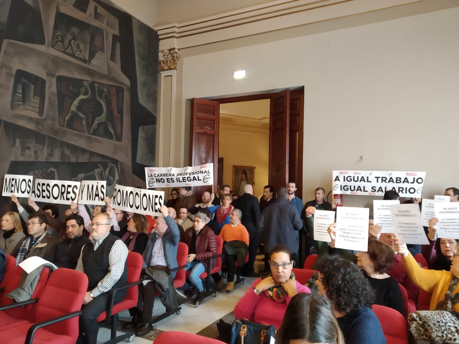 La Diputación aprueba 16 propuestas de Recursos Humanos con la abstención del PP La Diputación aprueba 16 propuestas de Recursos Humanos con la abstención del PP