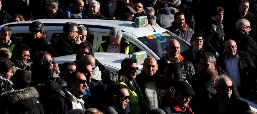 Taxistas se manifiestan en Madrid. Taxistas se manifiestan en Madrid.