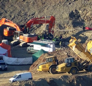 El equipo de rescate en el pozo de Totalán (Málaga) El equipo de rescate en el pozo de Totalán (Málaga)