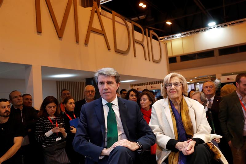 Carmena y Garrido acuerdan regular la precontratación de las VTC en función de la distancia con el cliente Carmena y Garrido acuerdan regular la precontratación de las VTC en función de la distancia con el cliente