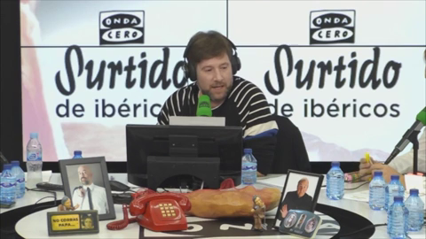 Carlos Latre: "Cuando en el AVE anuncian las paradas me imagino a Parada y a Pablo Sebastián" Carlos Latre: "Cuando en el AVE anuncian las paradas me imagino a Parada y a Pablo Sebastián"