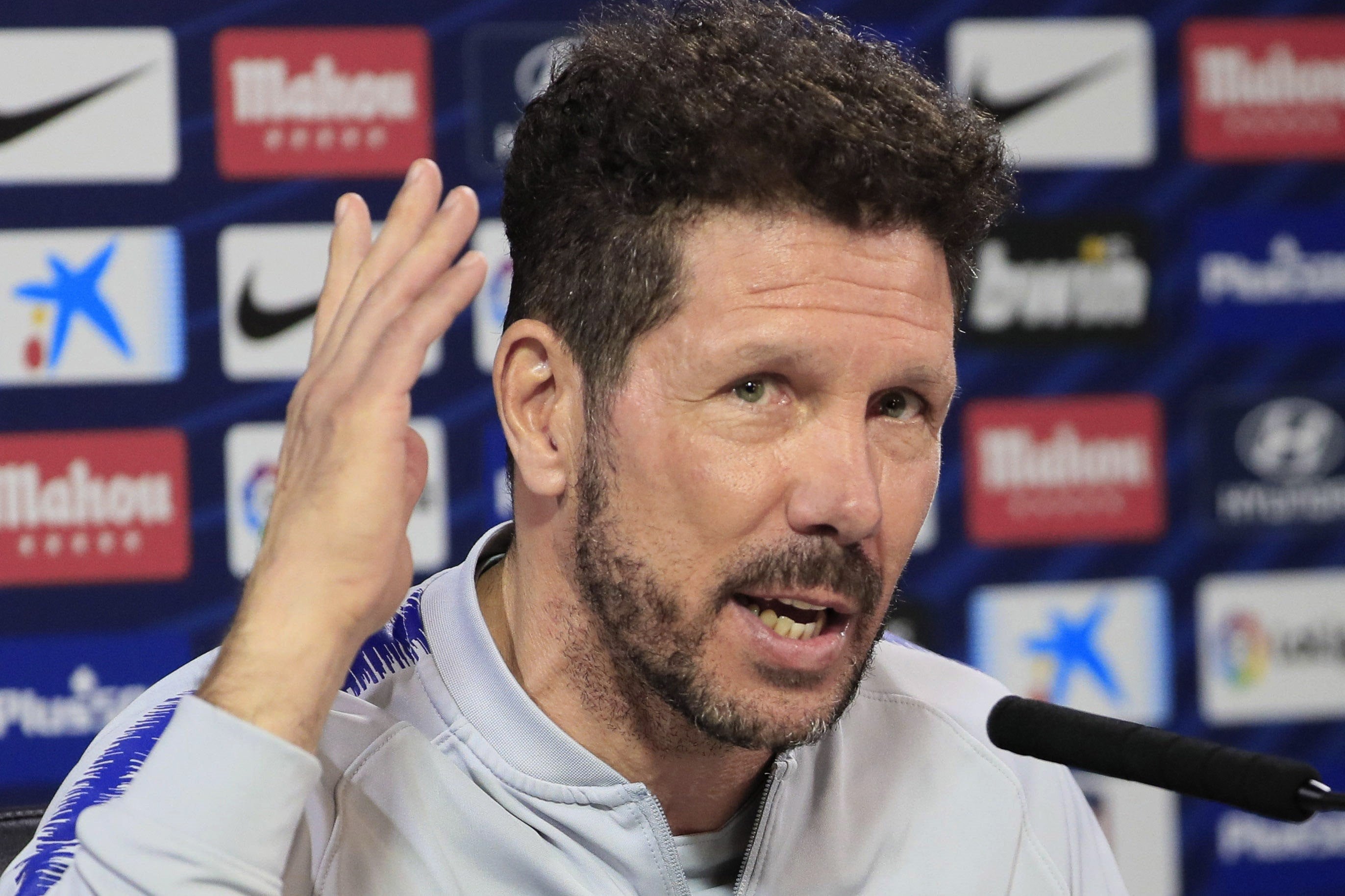 Simeone, sobre la vuelta de Diego Costa: "Está bárbaro, está que se sale" Simeone, sobre la vuelta de Diego Costa: "Está bárbaro, está que se sale"