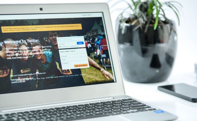 Cada extremeño usa internet una media de 184 minutos al día, la segunda cifra más baja del País Cada extremeño usa internet una media de 184 minutos al día, la segunda cifra más baja del País