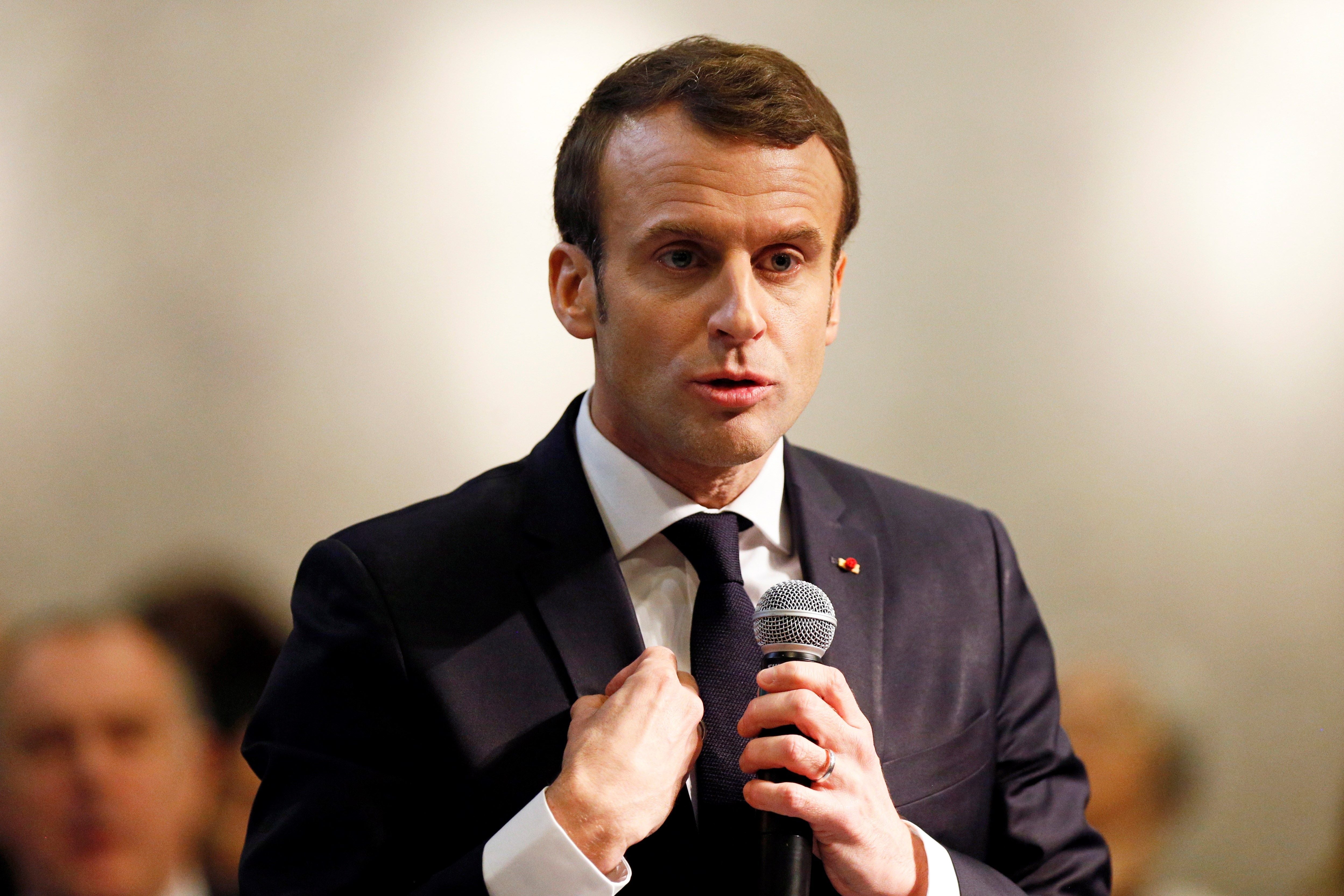 Macron defiende los equilibrios frente a la ambición inversora de Xi Jinping Macron defiende los equilibrios frente a la ambición inversora de Xi Jinping