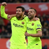 Messi celebra un gol con Jordi Alba
