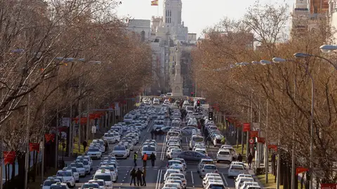 Los taxistas bloquean la Castellana en Madrid Los taxistas bloquean la Castellana en Madrid