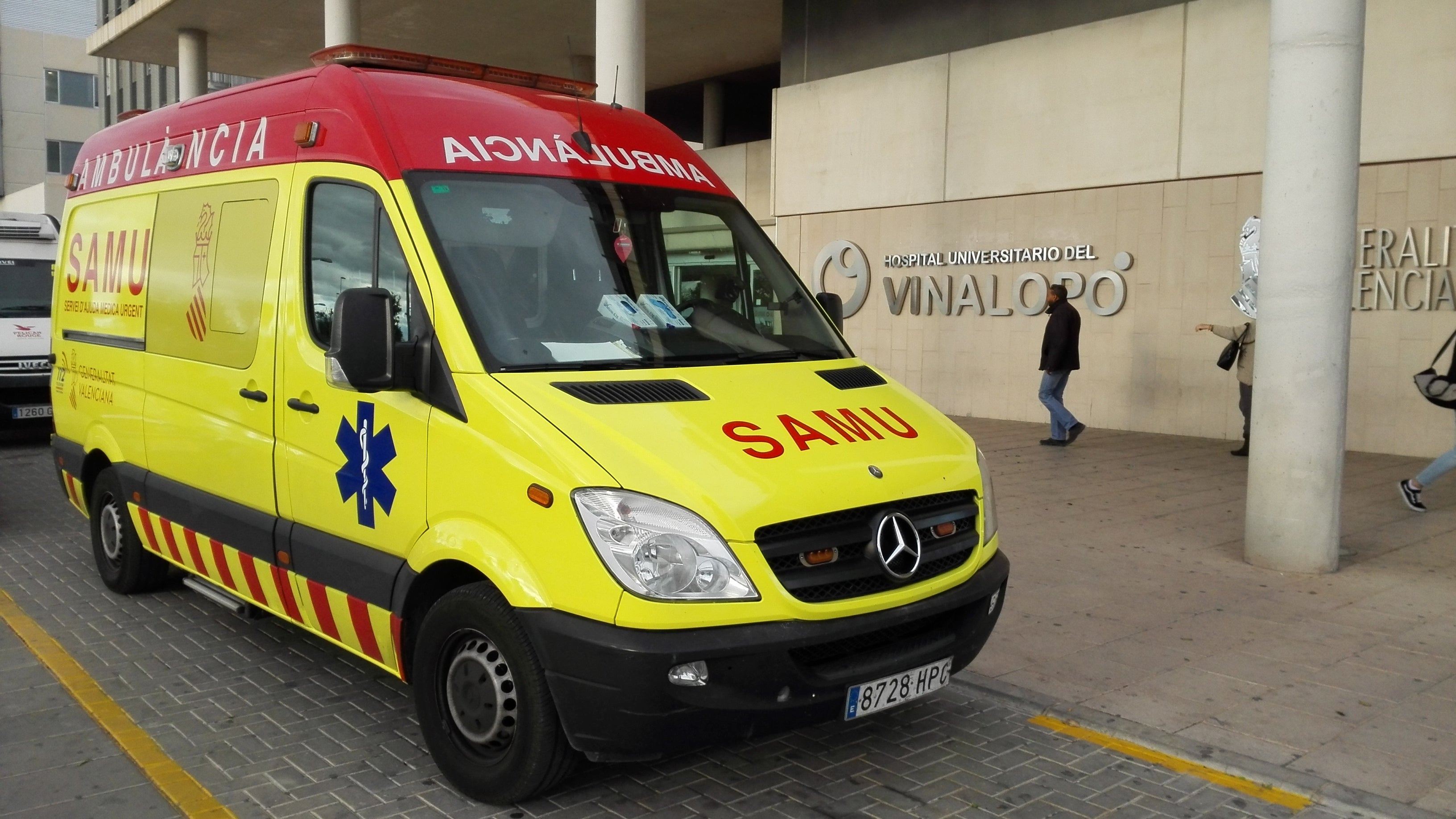 Fallece un trabajador de 51 años en un accidente laboral en Elche tras precipitarse desde el tejado de una empresa Fallece un trabajador de 51 años en un accidente laboral en Elche tras precipitarse desde el tejado de una empresa