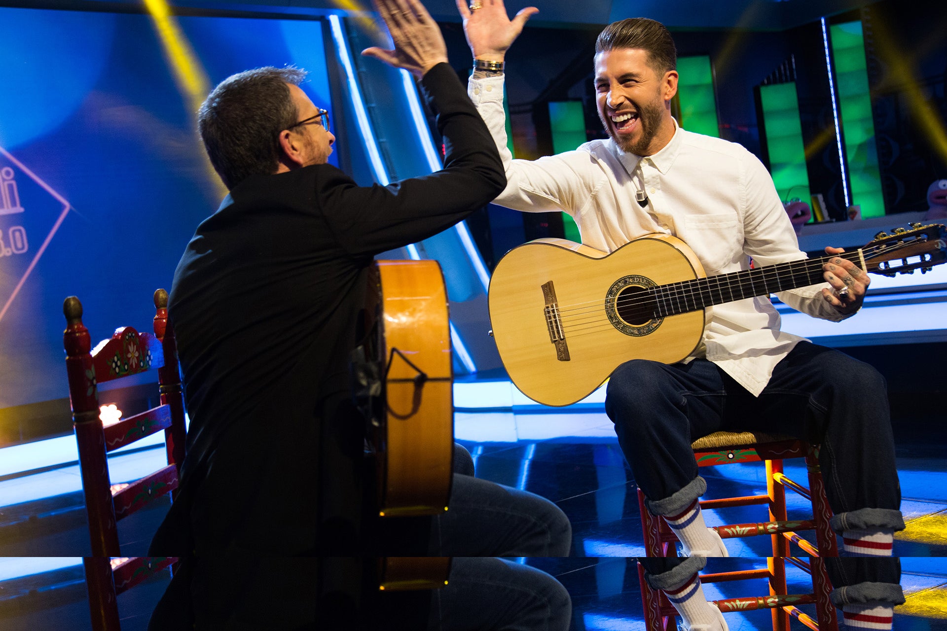 Así tocaron Sergio Ramos y Pablo Motos 'Entre dos aguas' con la guitarra en El Hormiguero Así tocaron Sergio Ramos y Pablo Motos 'Entre dos aguas' con la guitarra en El Hormiguero