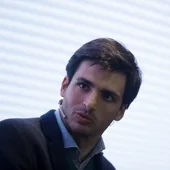 Carlos Sainz en un evento de cosmética Carlos Sainz en un evento de cosmética