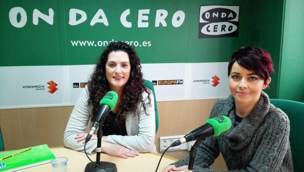 Marian Campello y Noelia Brú en los estudios de Onda Cero Elche