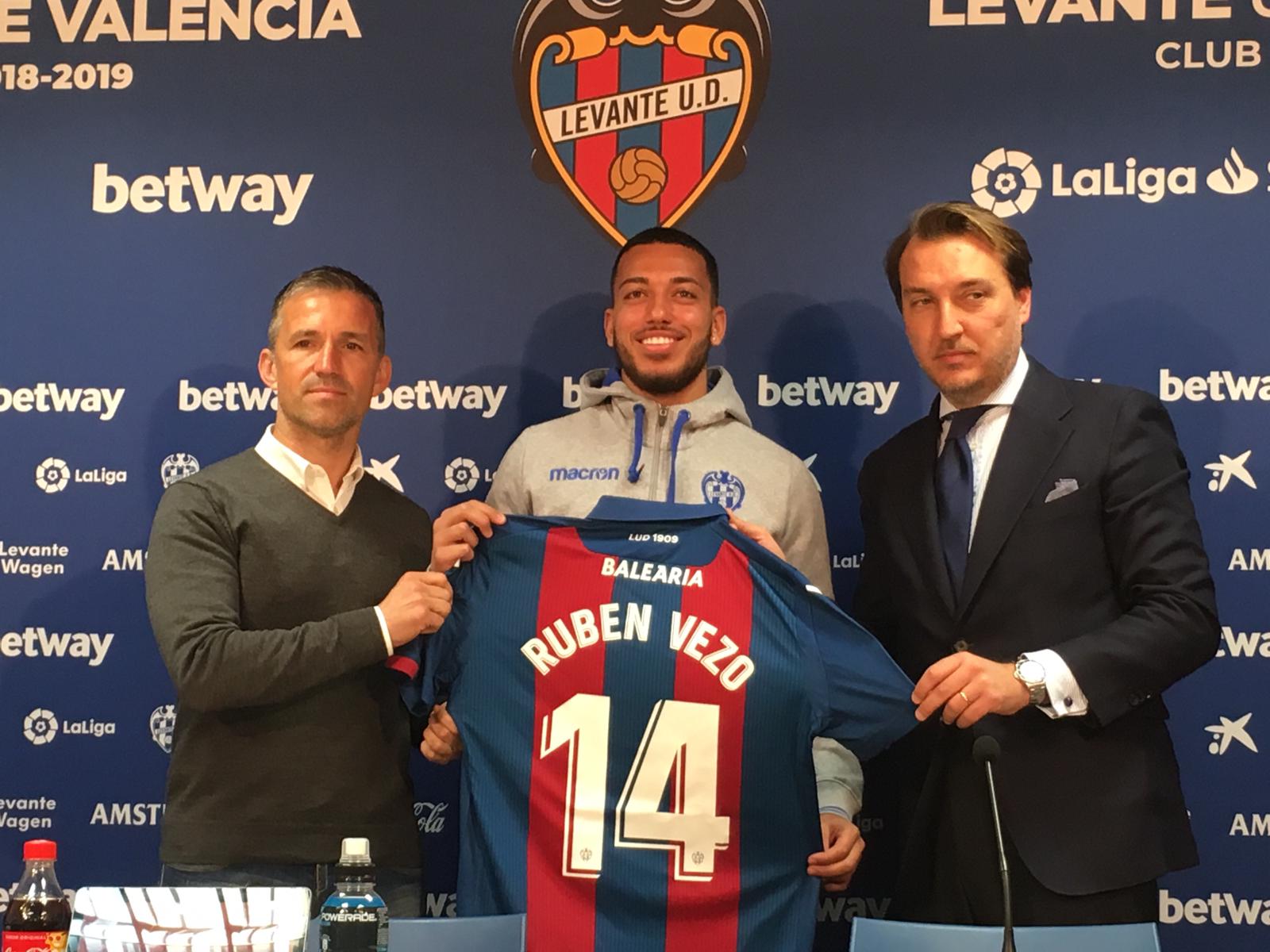 Rubén Vezo: "Fue decisión mía venir al Levante UD" Rubén Vezo: "Fue decisión mía venir al Levante UD"