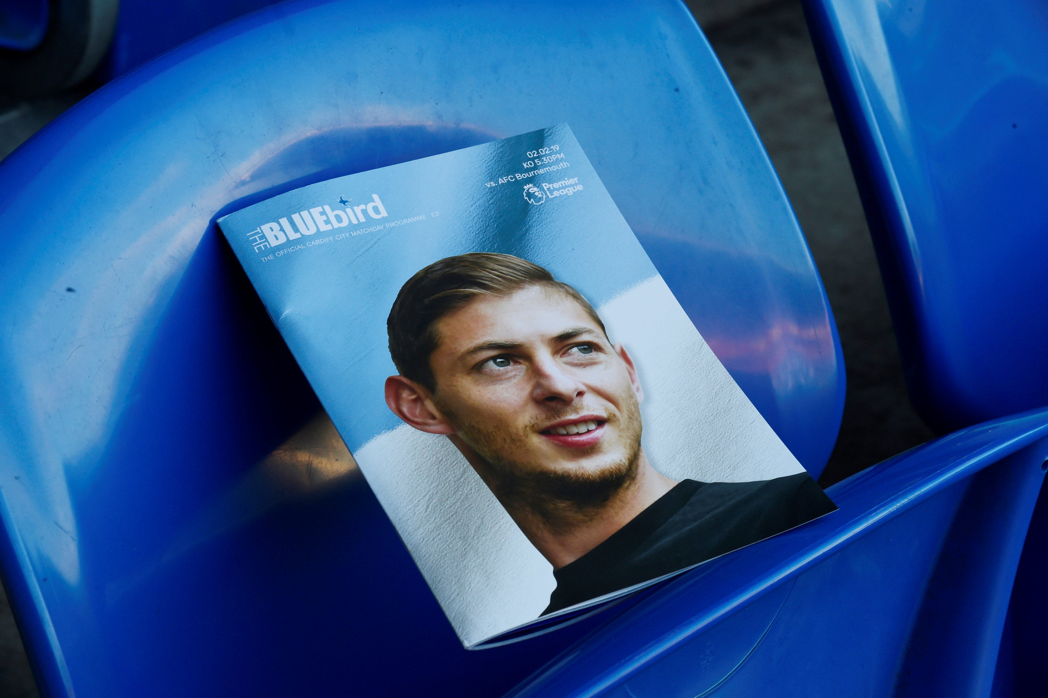 Comienzan las labores de rescate del cuerpo encontrado en la avioneta de Emiliano Sala Comienzan las labores de rescate del cuerpo encontrado en la avioneta de Emiliano Sala