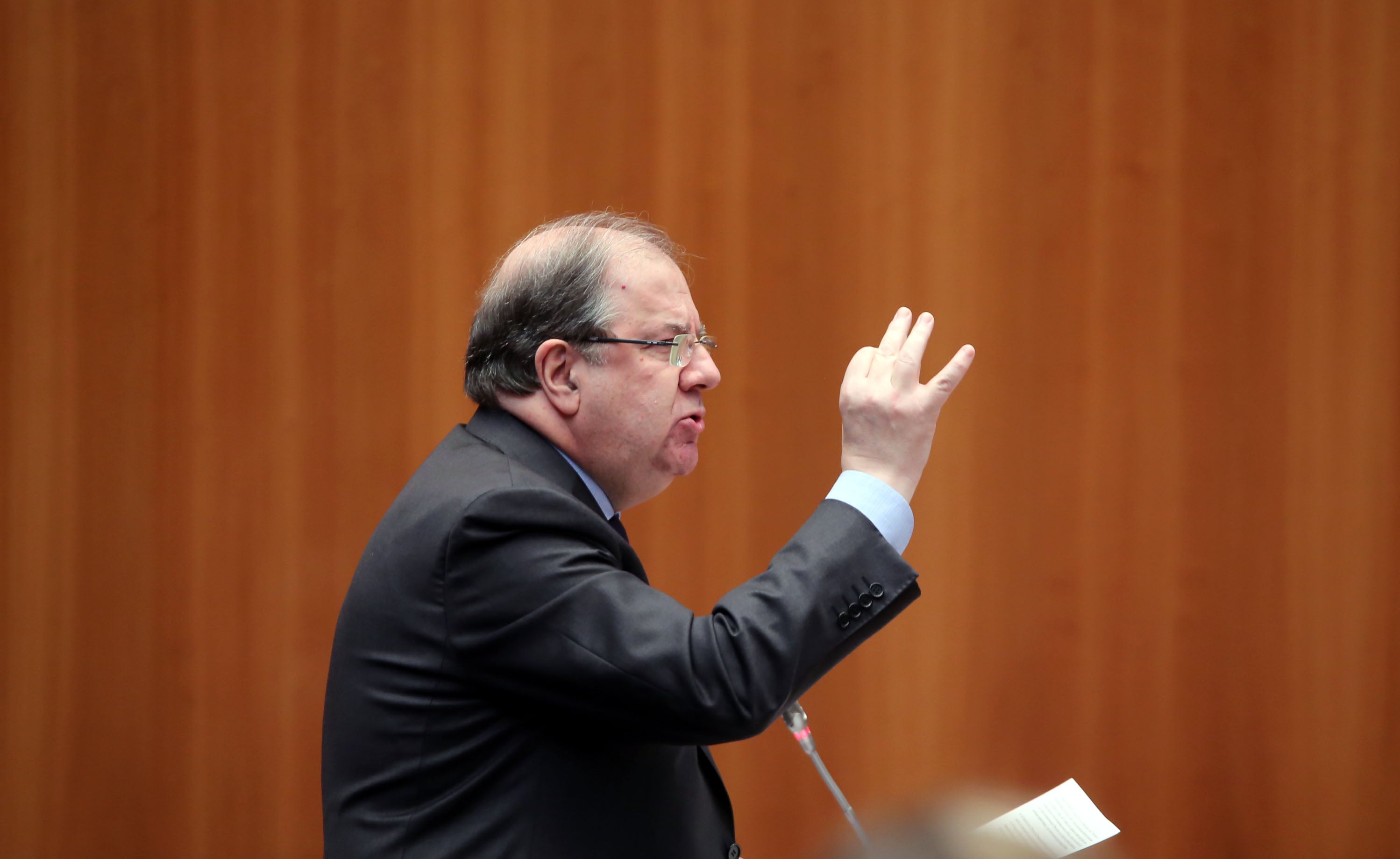 Herrera defiende su gestión con datos de empleo Herrera defiende su gestión con datos de empleo