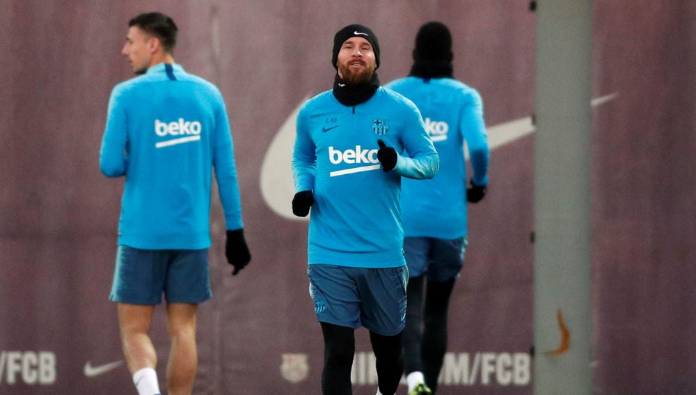 Leo Messi entrena con el Barça