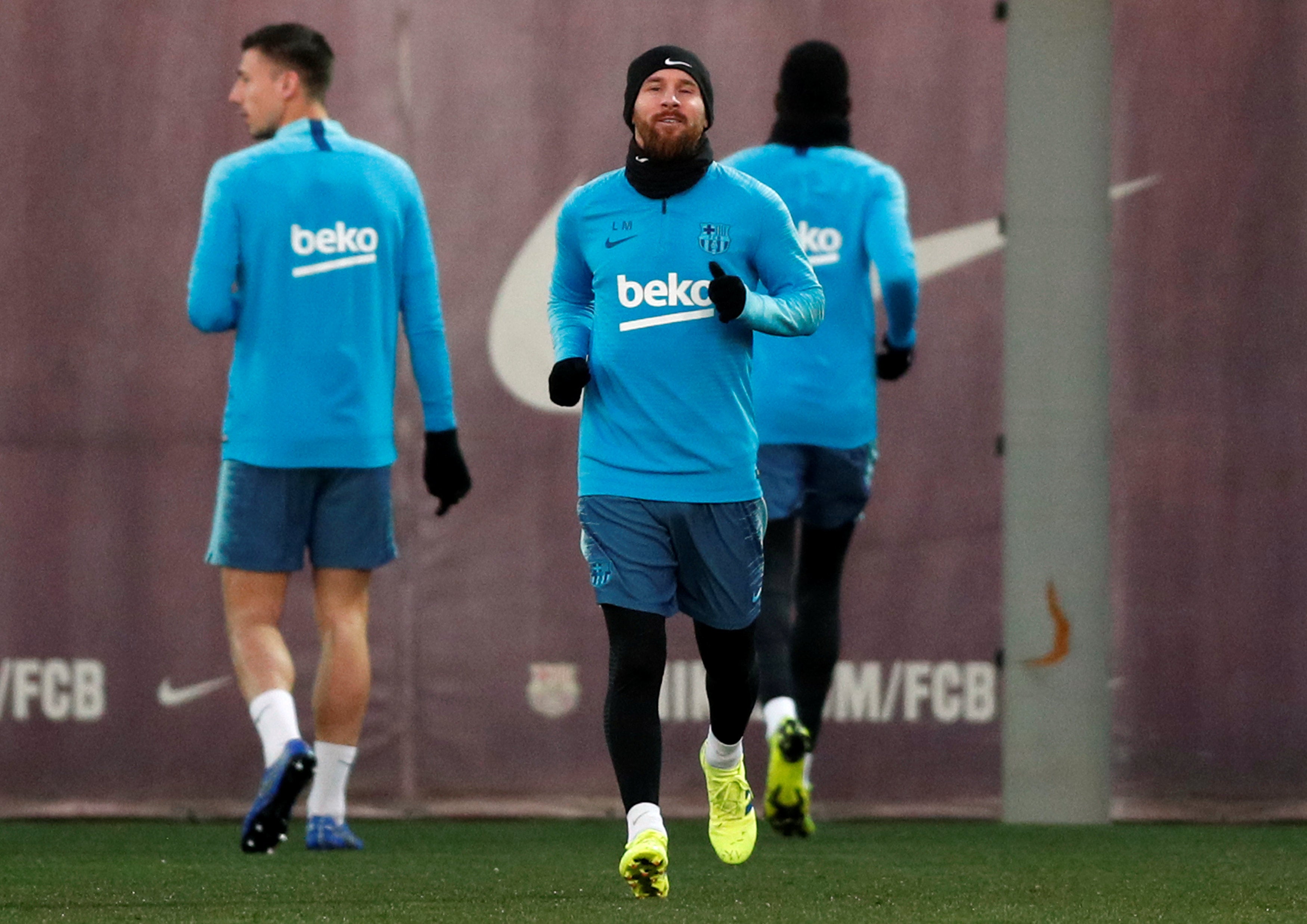 Leo Messi salta a entrenar con el resto de sus compañeros antes del Clásico de Copa del Rey Leo Messi salta a entrenar con el resto de sus compañeros antes del Clásico de Copa del Rey